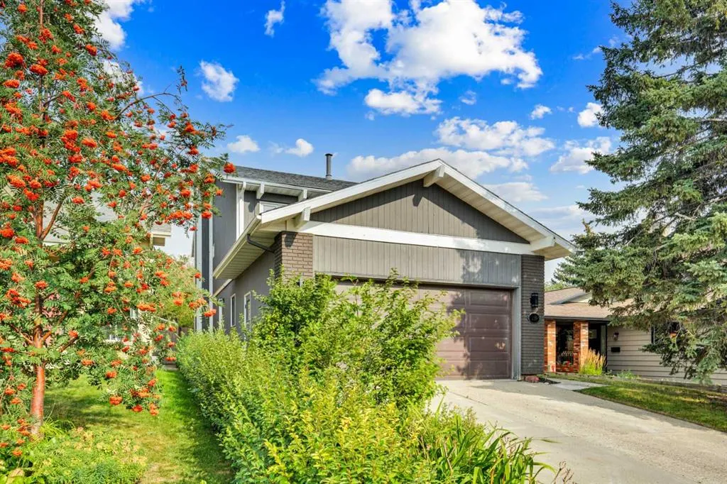 235 Coachwood Crescent SW