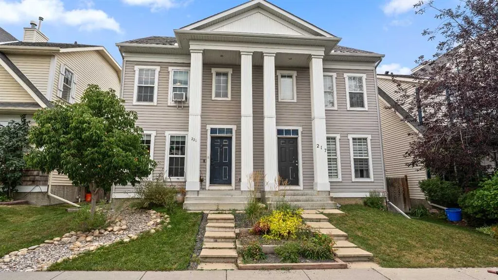 221 Elgin Place SE