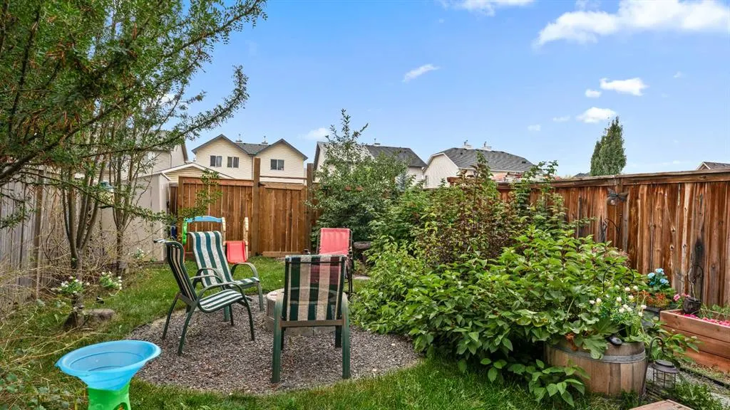 221 Elgin Place SE