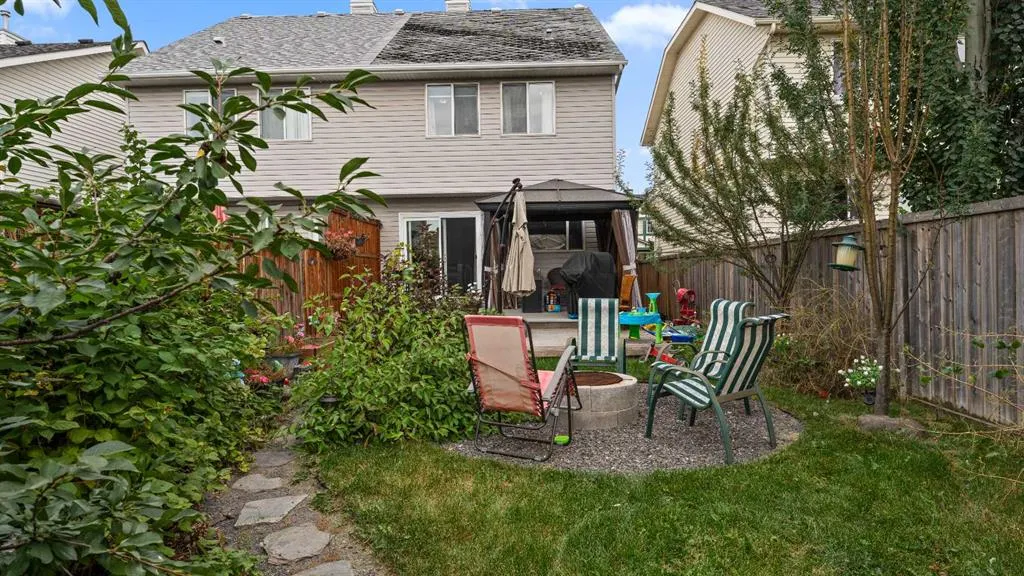 221 Elgin Place SE
