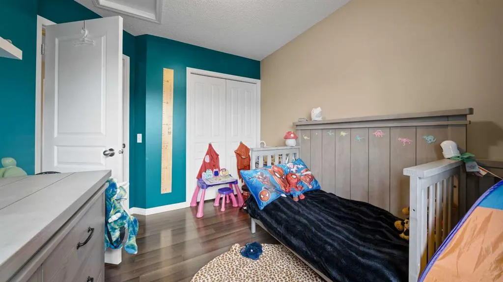 221 Elgin Place SE