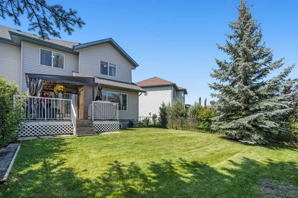 121 Cougarstone Place SW