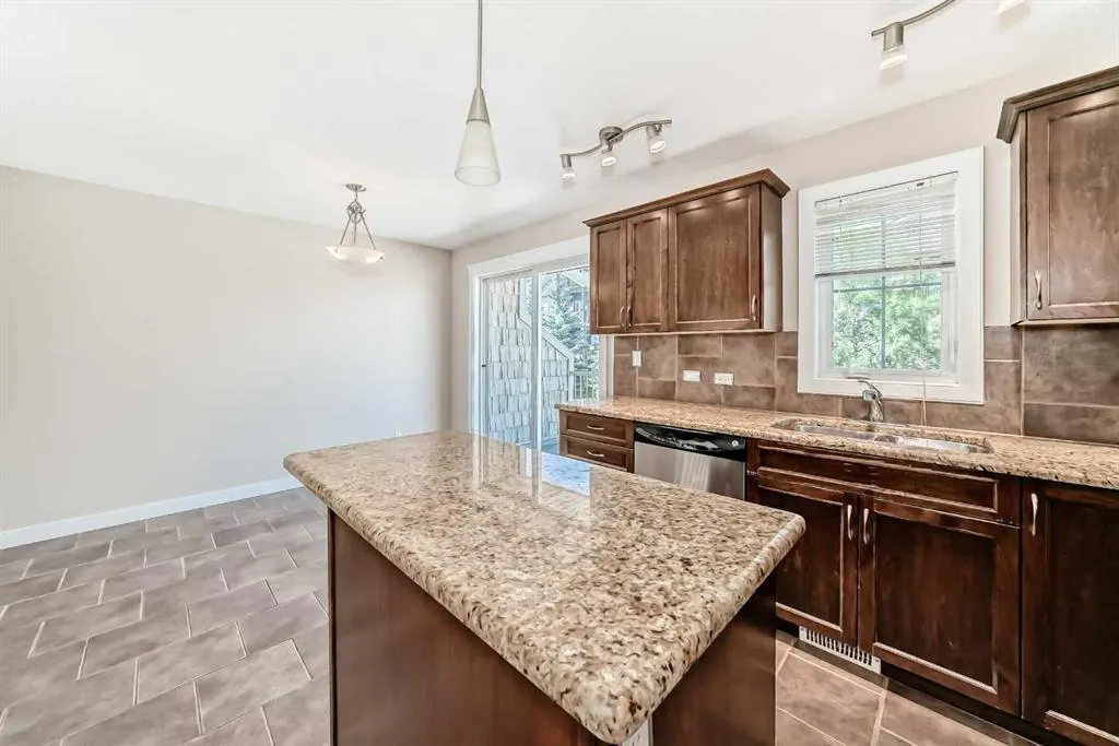 2370 Bayside Road SW, #7012