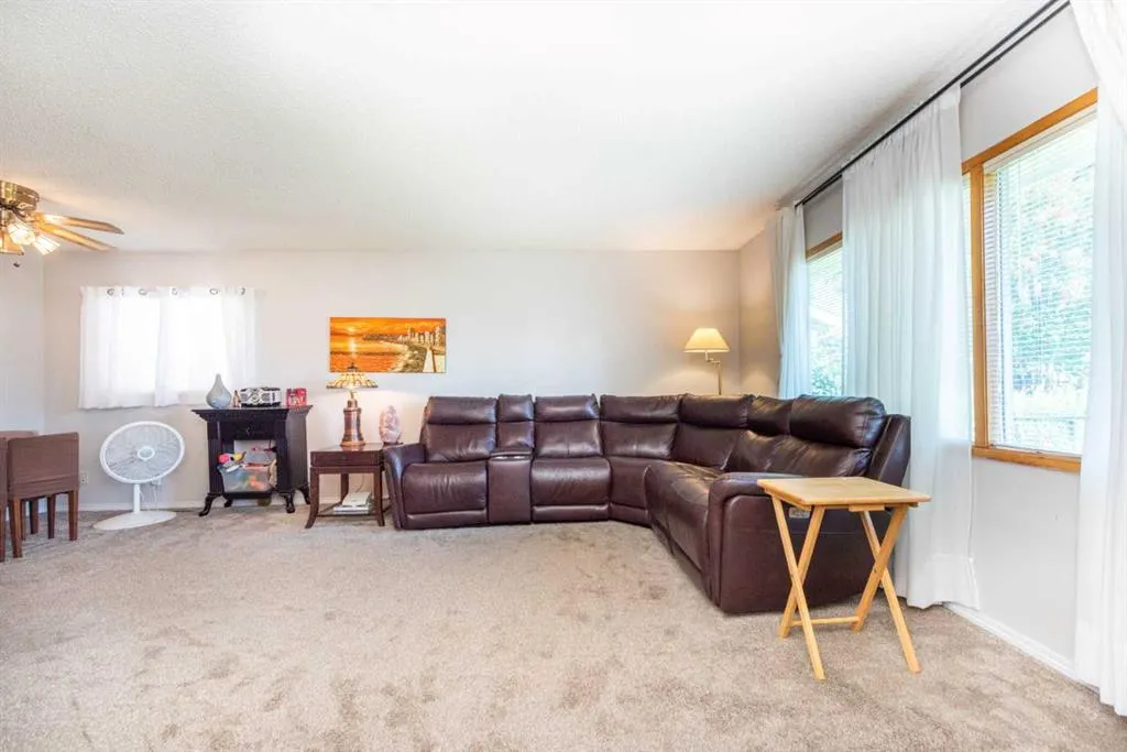4518 Forman Crescent SE