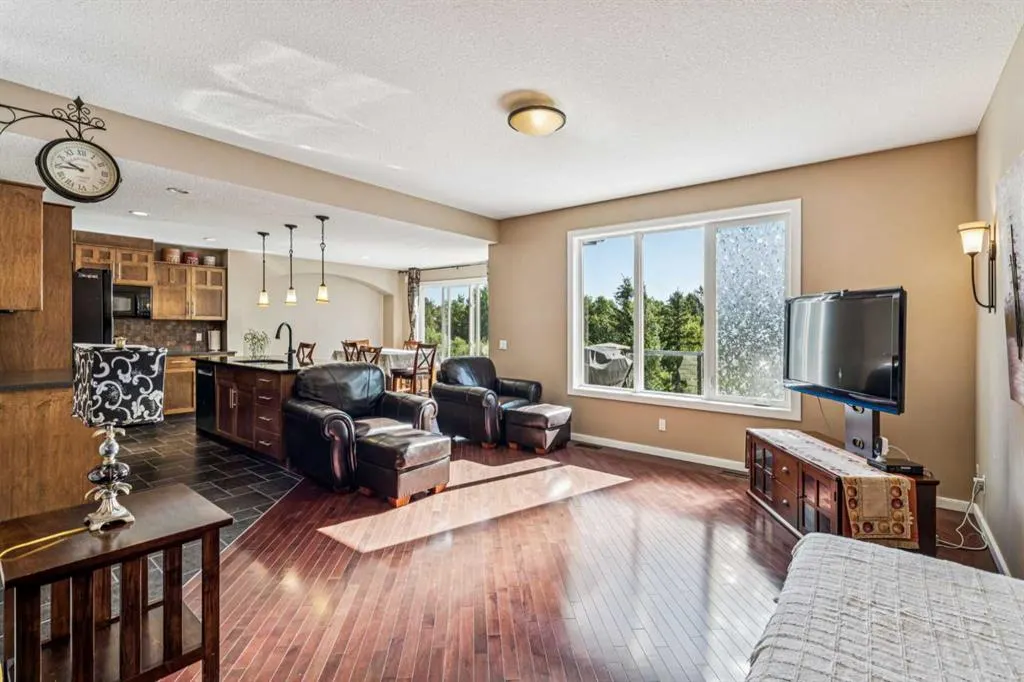 358 Crystal Green Rise