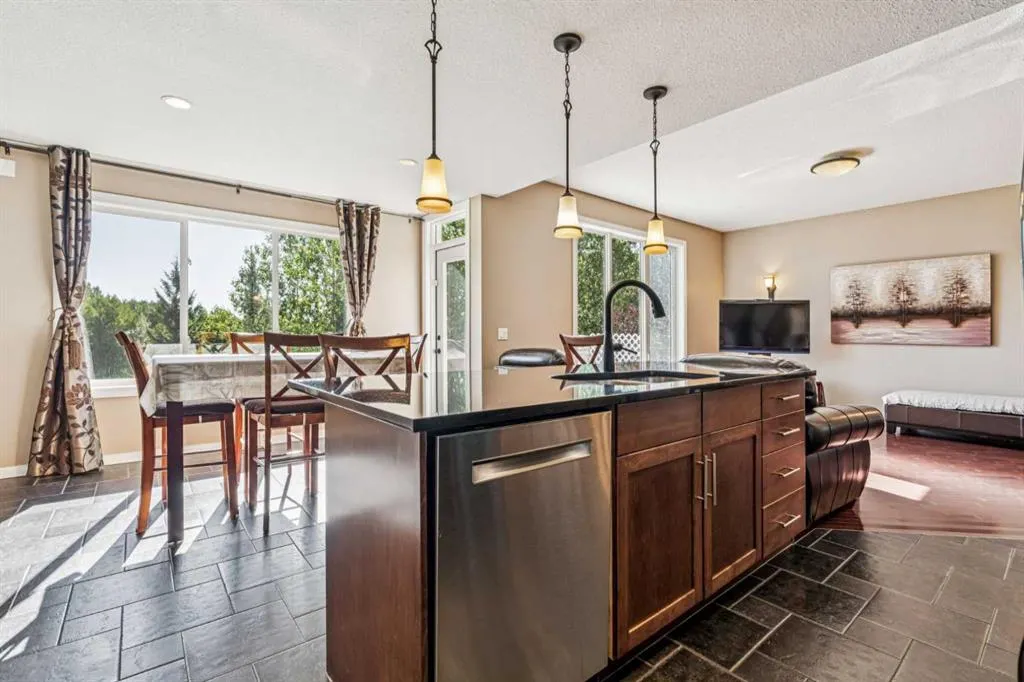 358 Crystal Green Rise