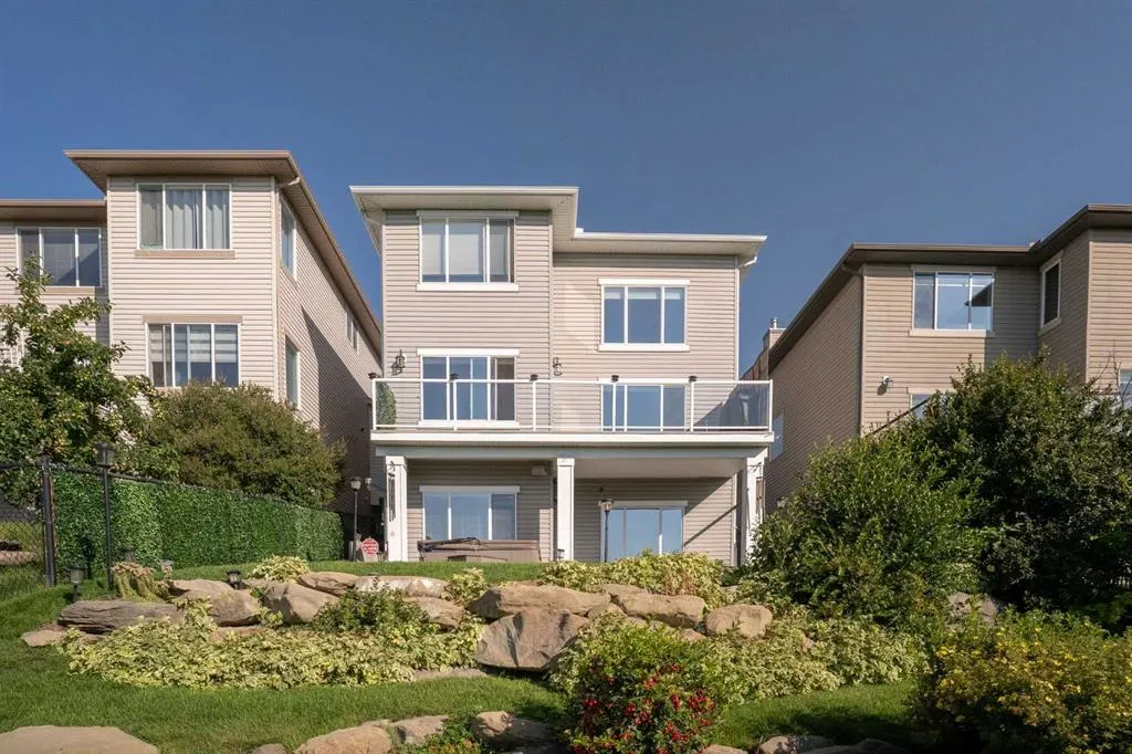 242 Royal Birkdale Crescent NW