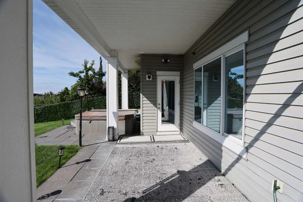242 Royal Birkdale Crescent NW