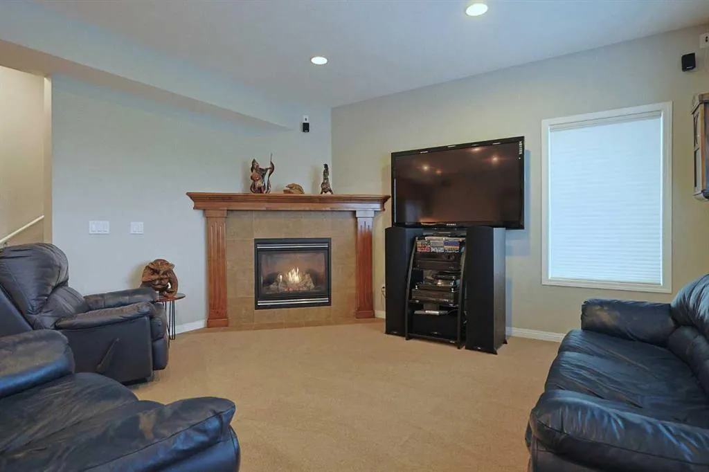 242 Royal Birkdale Crescent NW