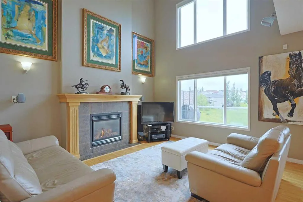 242 Royal Birkdale Crescent NW