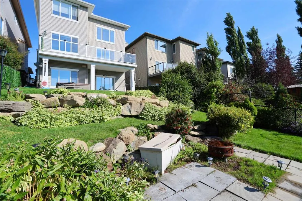 242 Royal Birkdale Crescent NW