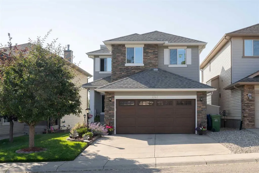 242 Royal Birkdale Crescent NW