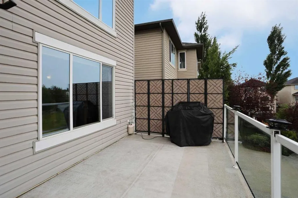 242 Royal Birkdale Crescent NW