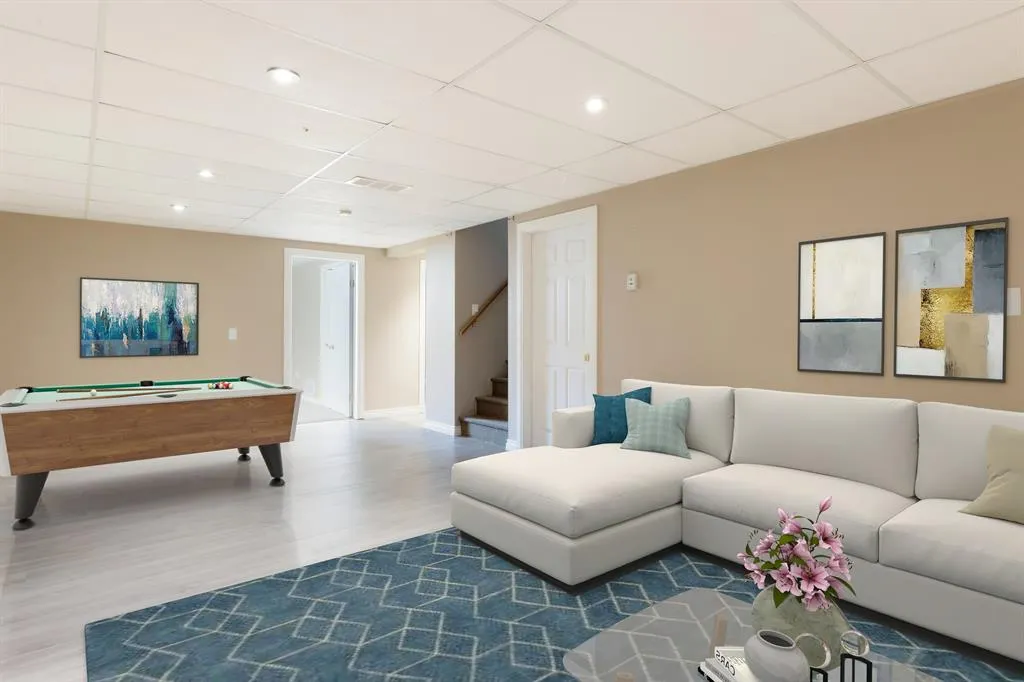 121 Cheecham Court