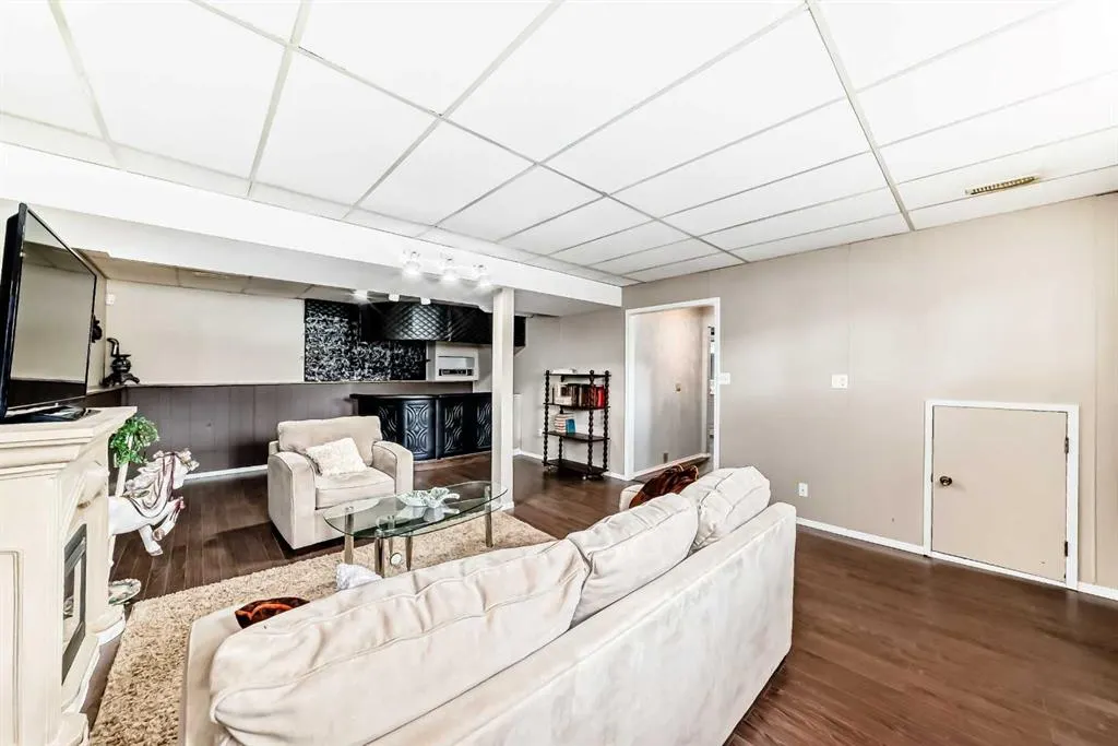 35 Pensville Road SE