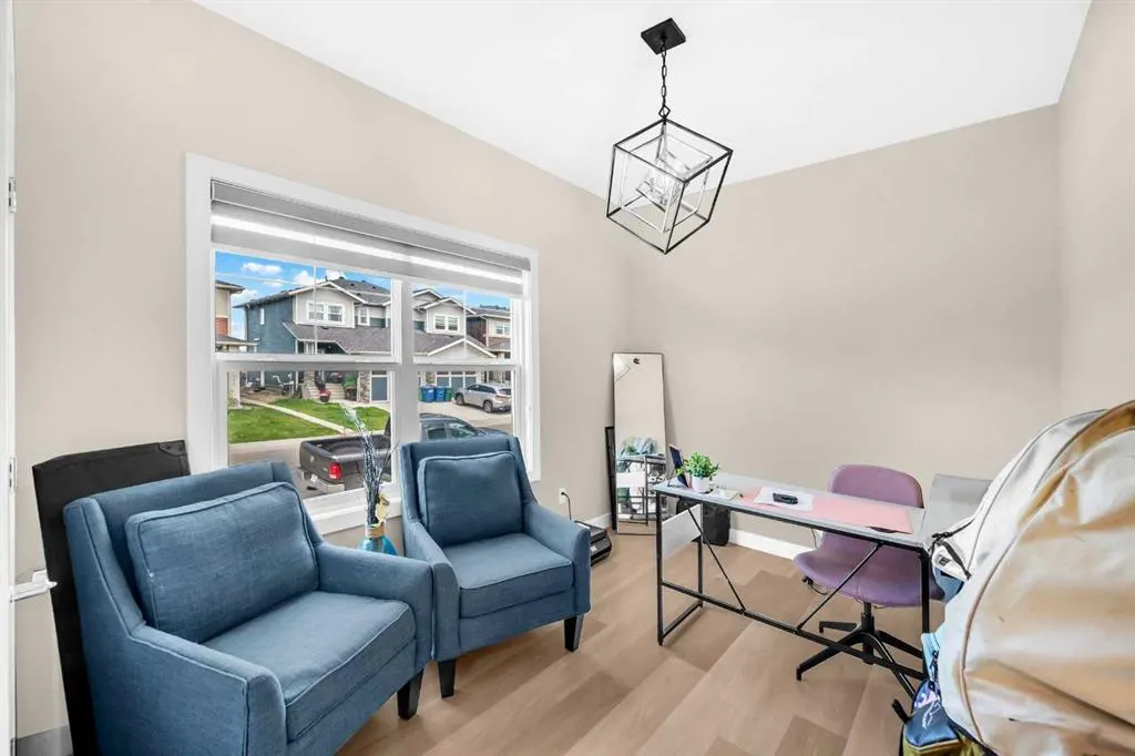 101 Midtown Close SW