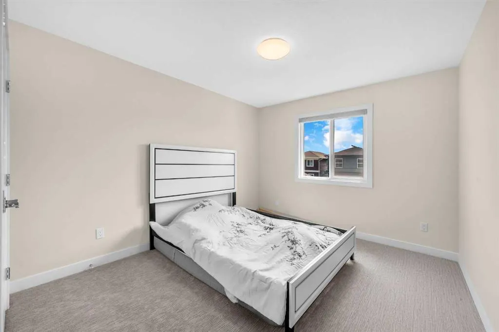 101 Midtown Close SW