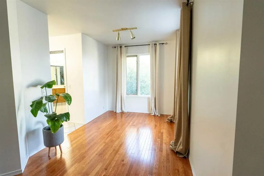 33 Sundown Close SE