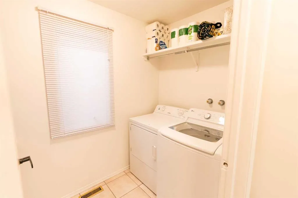 33 Sundown Close SE