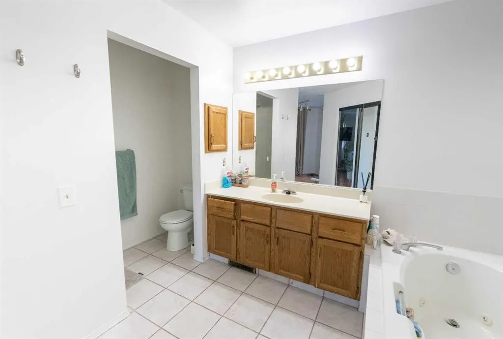33 Sundown Close SE