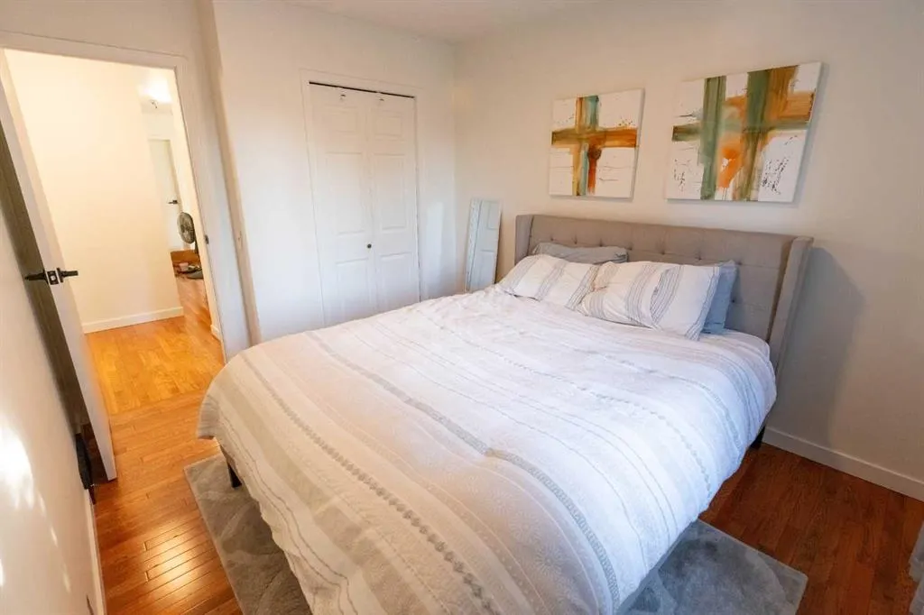 33 Sundown Close SE