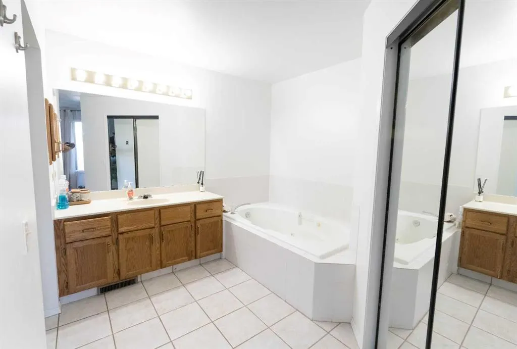 33 Sundown Close SE