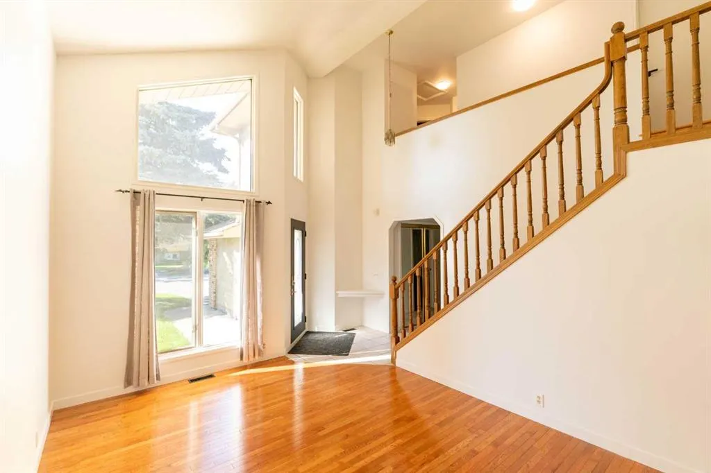 33 Sundown Close SE