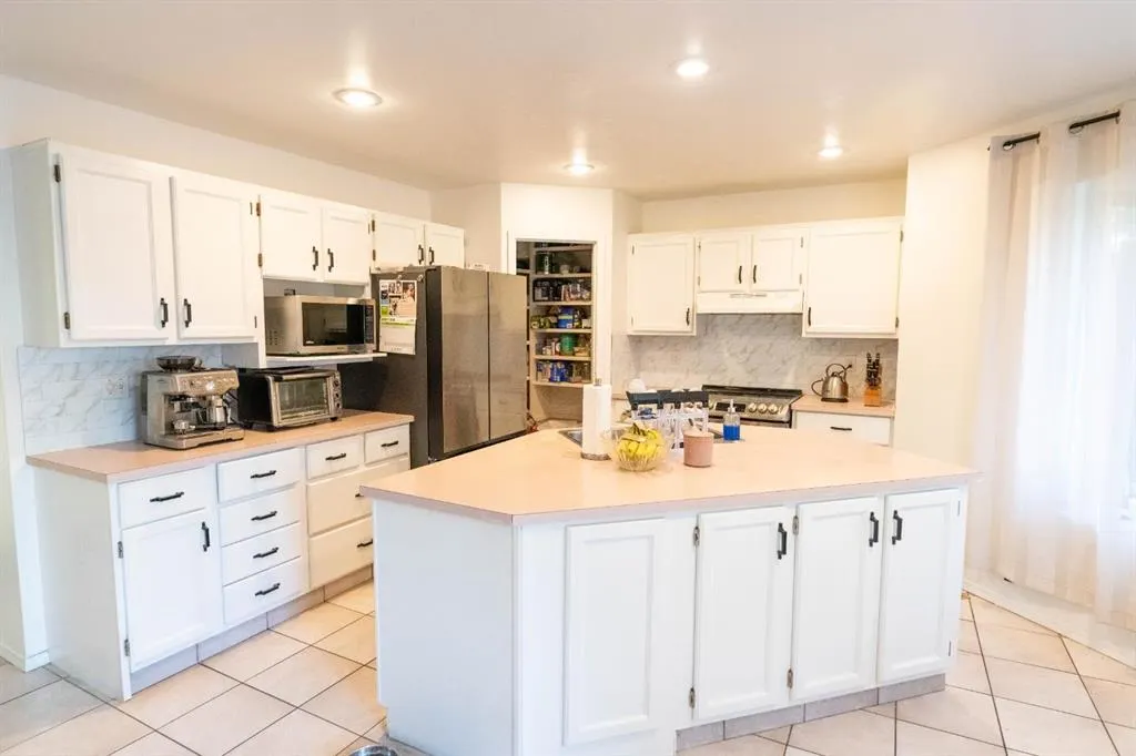 33 Sundown Close SE