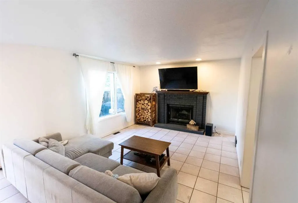 33 Sundown Close SE