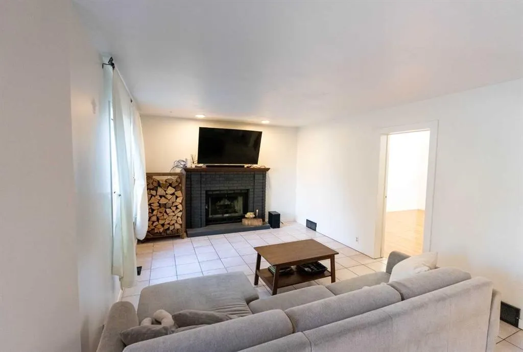 33 Sundown Close SE