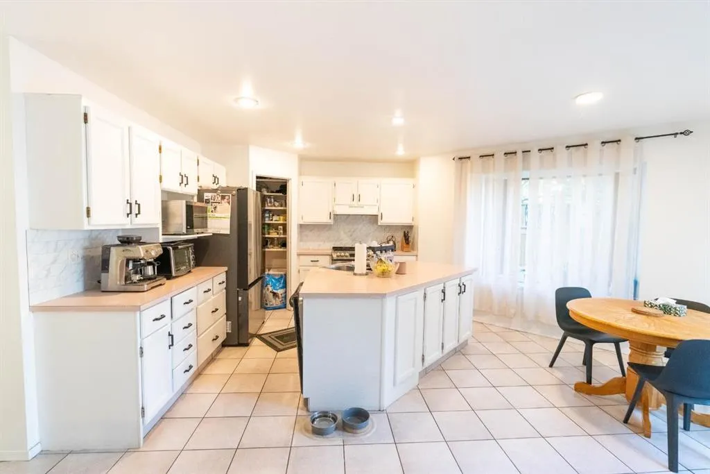 33 Sundown Close SE