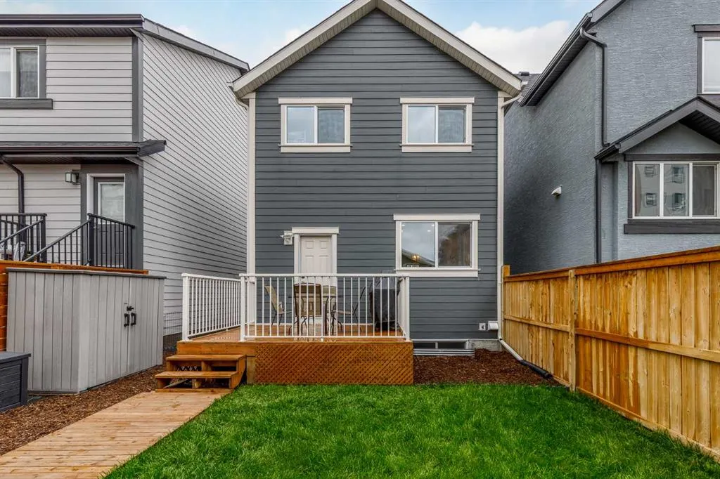 350 Masters Row SE