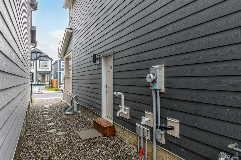 350 Masters Row SE