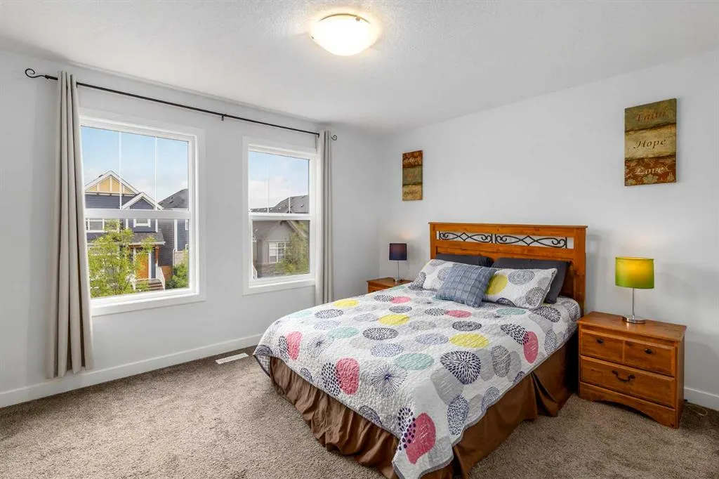 350 Masters Row SE