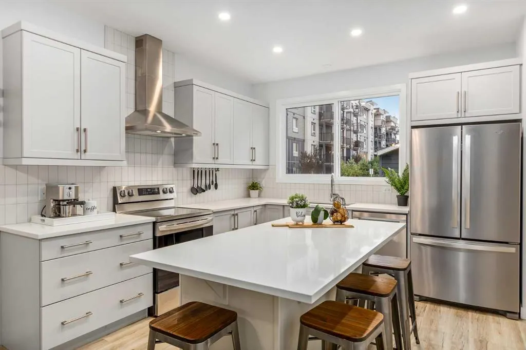 350 Masters Row SE