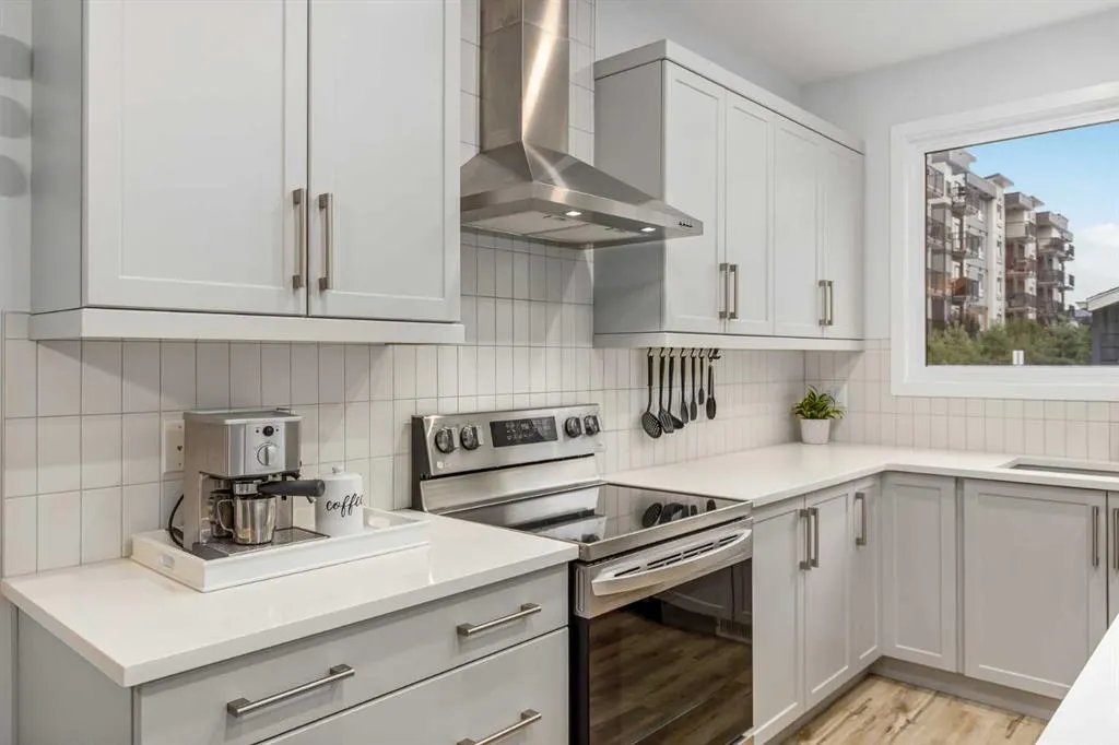 350 Masters Row SE