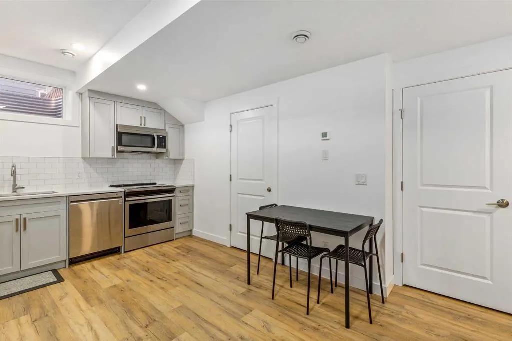 350 Masters Row SE