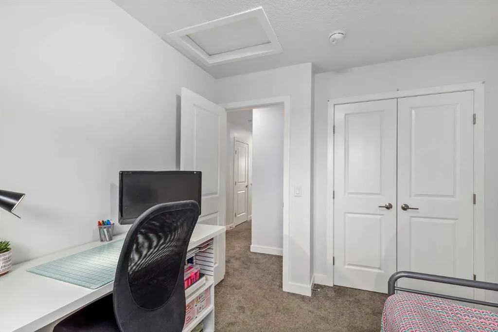 350 Masters Row SE