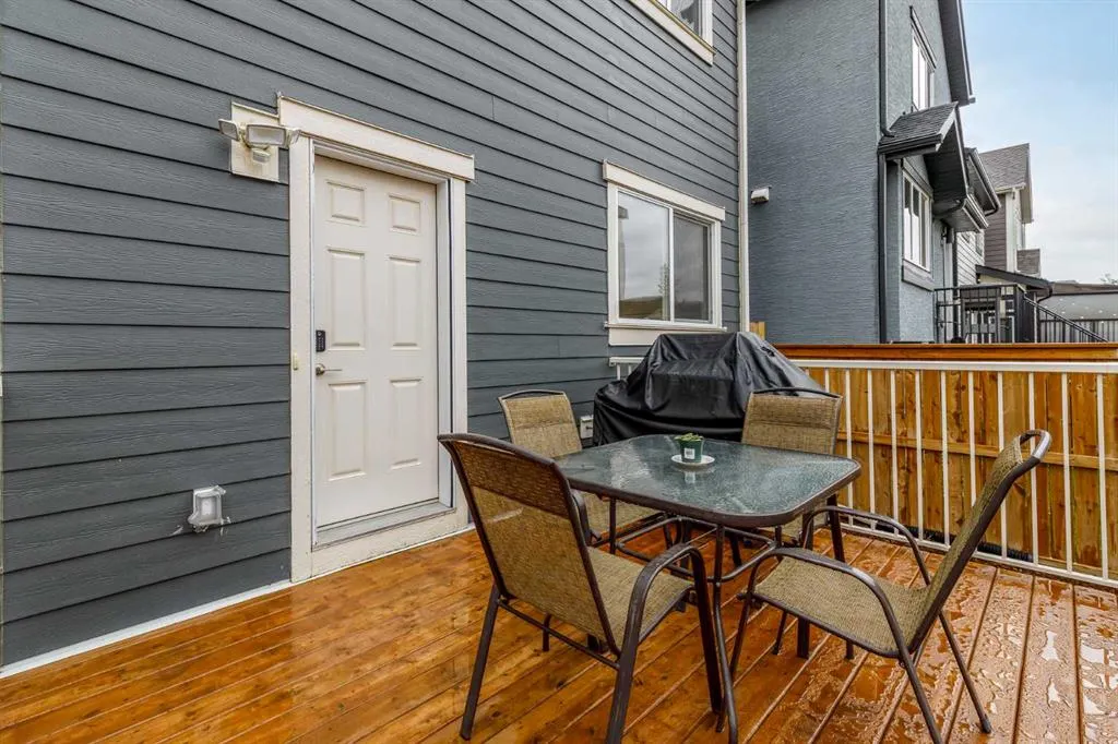 350 Masters Row SE