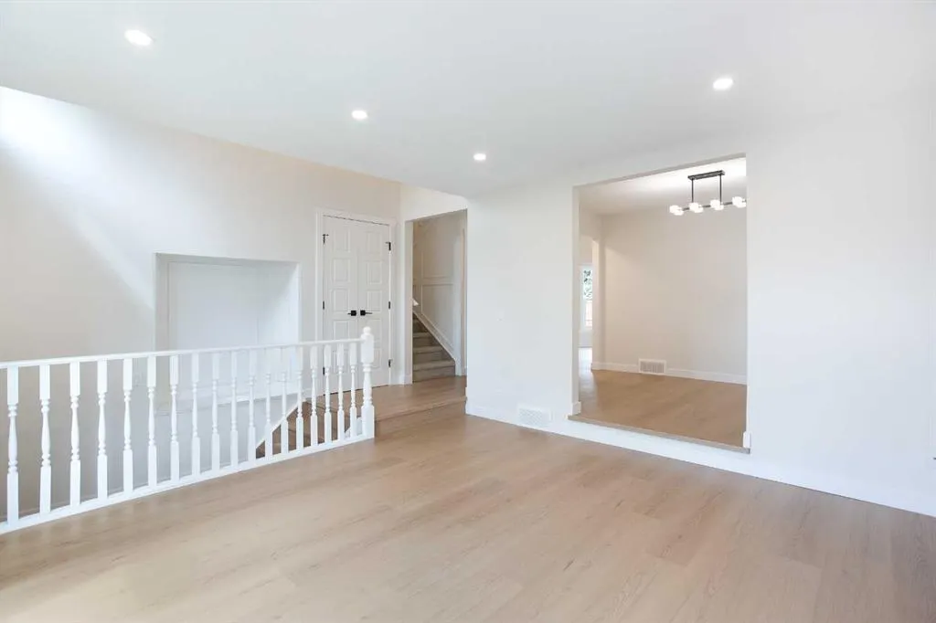 24 Hawkwood Crescent NW
