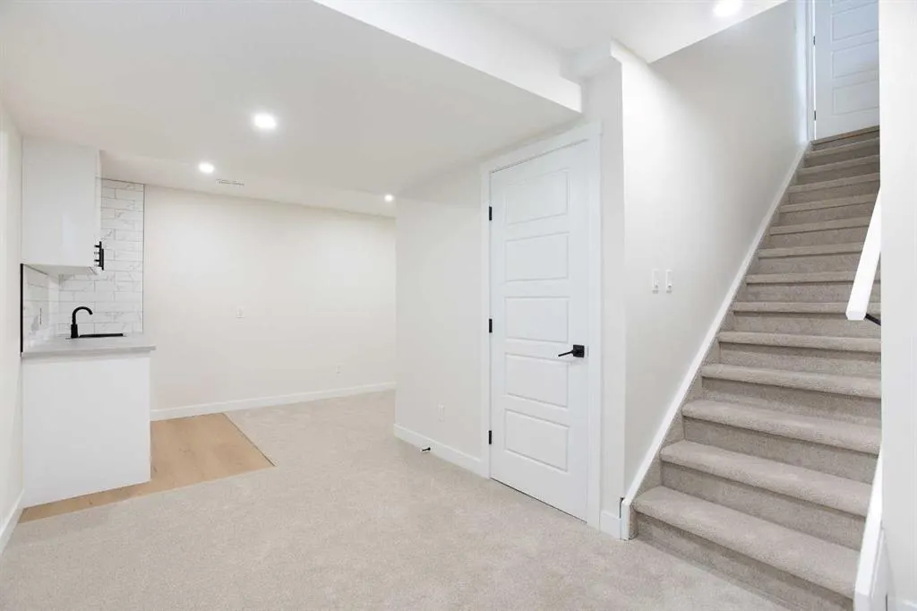 24 Hawkwood Crescent NW