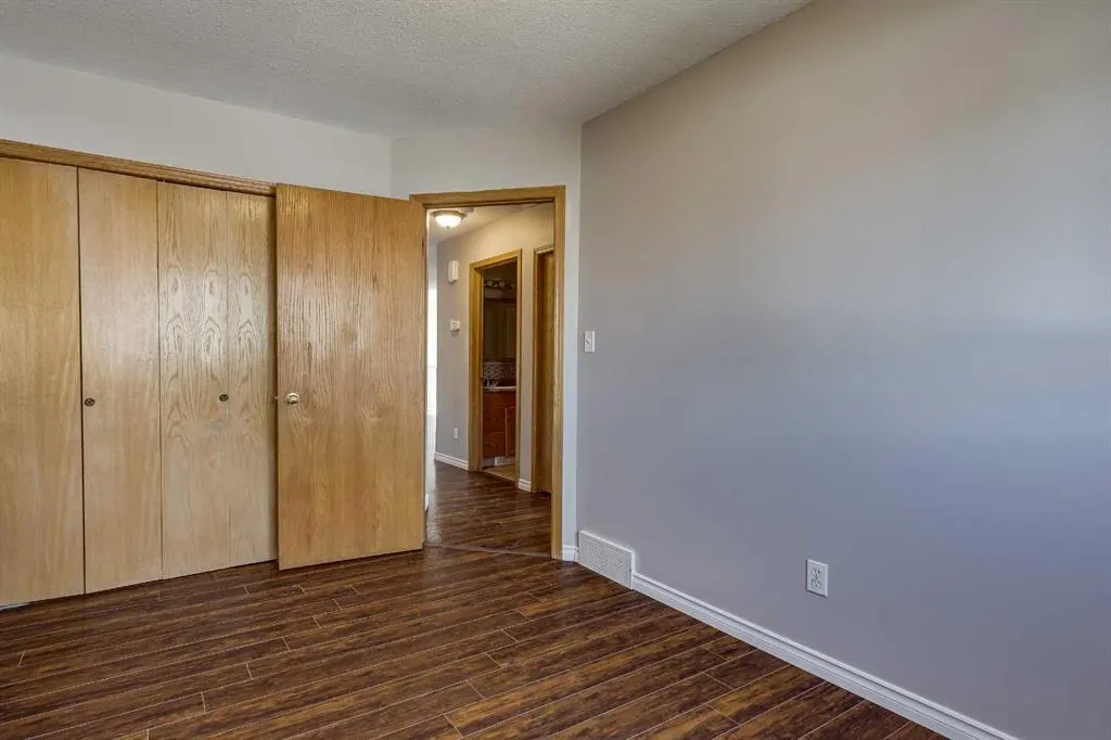 5915 52 Avenue, #A