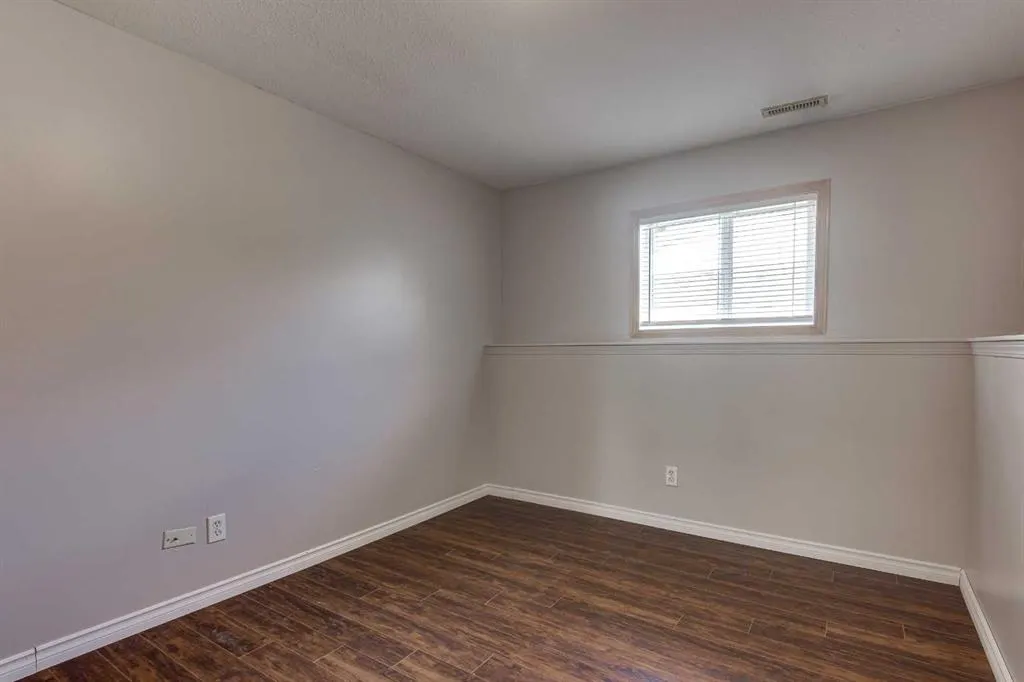 5915 52 Avenue, #A