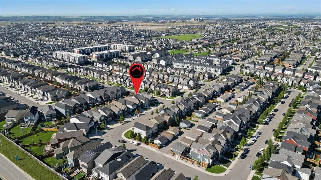 244 Masters Crescent SE