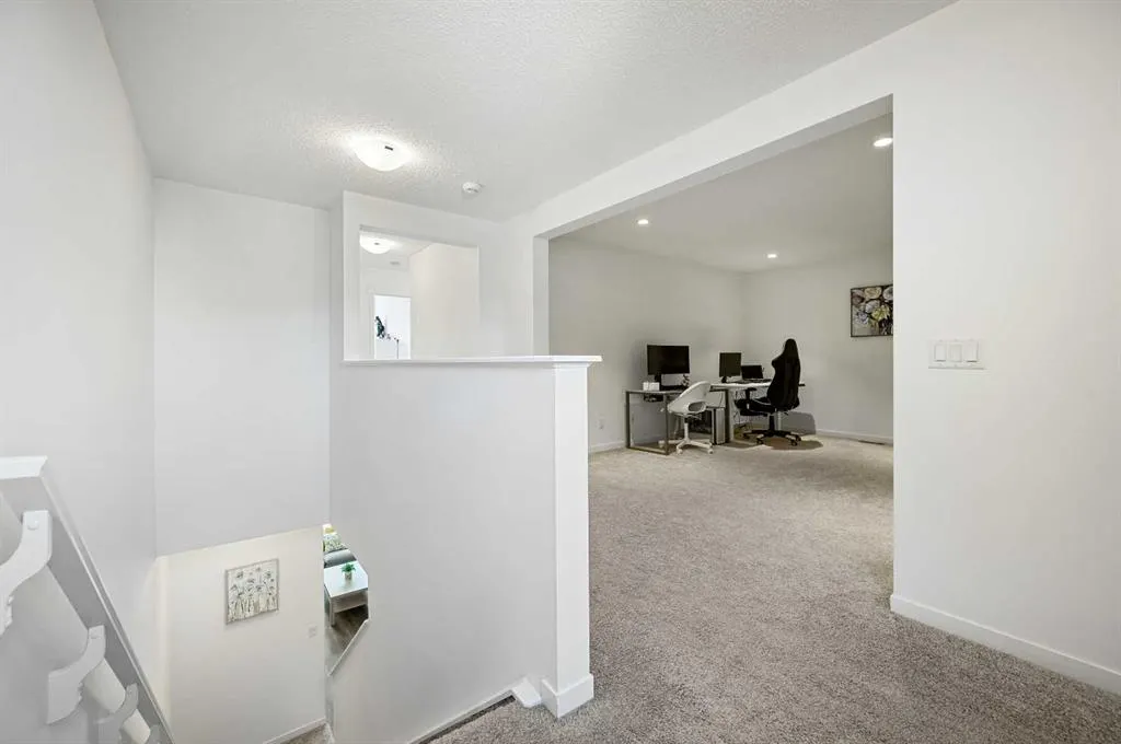 244 Masters Crescent SE
