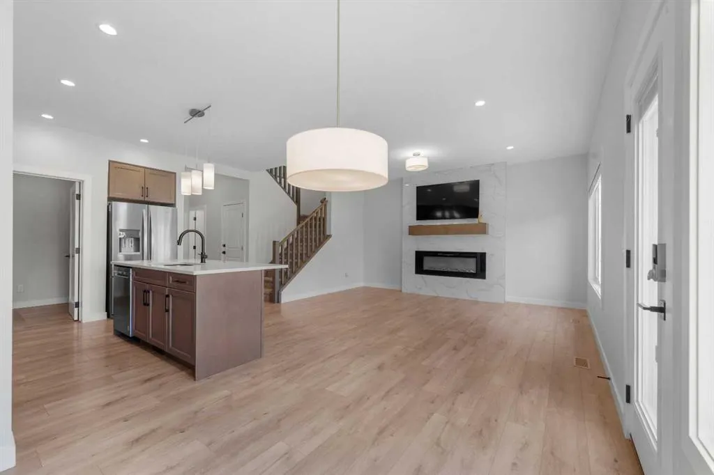3611 CORNERSTONE Boulevard NE