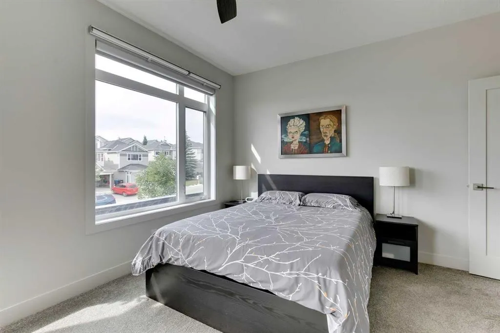 275 Royal Elm Road NW