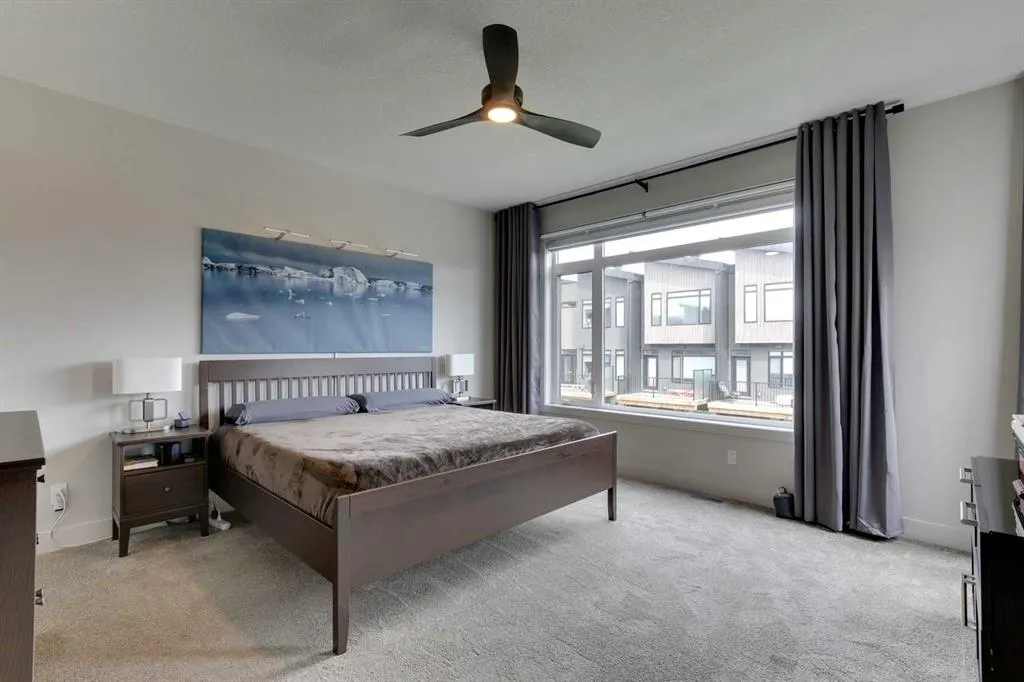 275 Royal Elm Road NW