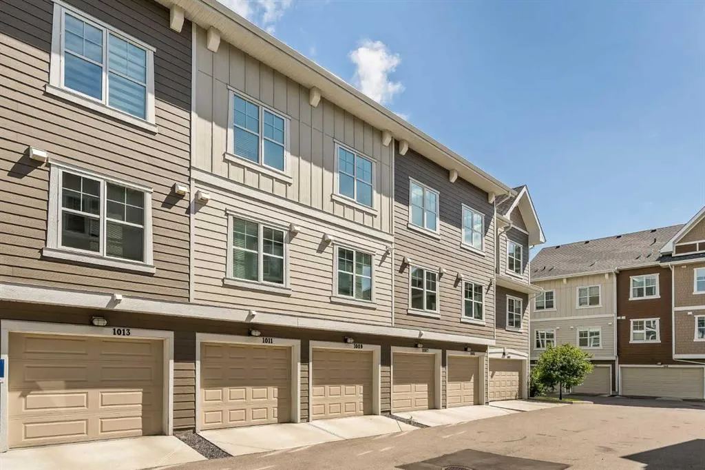 1009 Cranbrook Walk SE