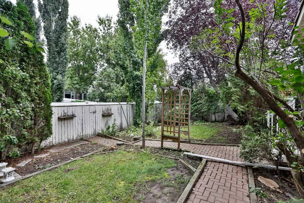 93 Coachwood Road W